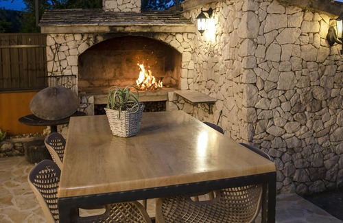 Sibenik Villa | Holiday house with pool on large plot in a green landscape