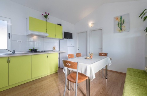 Tinjan House | Holiday house with private pool No.4 in holiday park Jelovci
