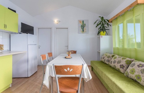 Tinjan House | Holiday house with private pool No.4 in holiday park Jelovci