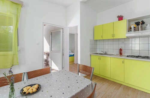 Tinjan House | Holiday house with private pool No.8 in holiday park Jelovci