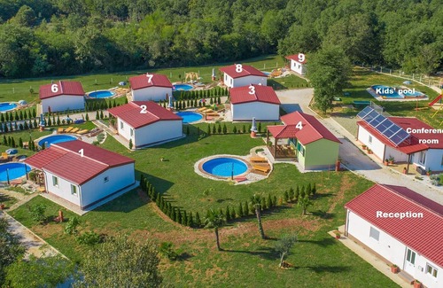 Tinjan Villa | Holiday house with private pool for 6-8 persons in the holiday park Jelovci
