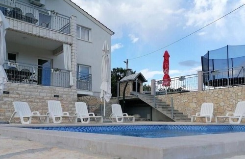 Biokovsko Selo House | Holiday house Zagvozd for 4 - 10 persons with 4 bedrooms - Row house