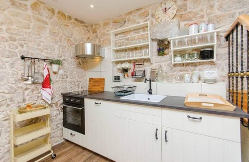 Biokovsko Selo House | Holiday house Zupa for 1 - 10 persons with 4 bedrooms - Holiday home