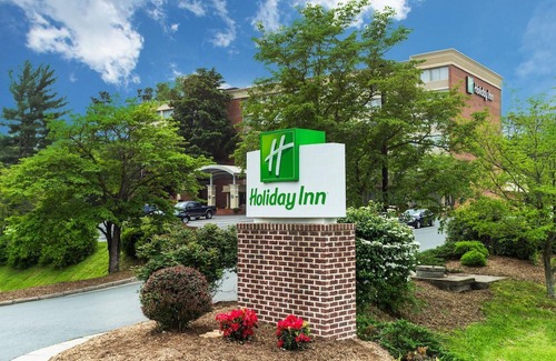 Charlottesville Hotel | Holiday Inn Charlottesville-Monticello, an Ihg Hotel