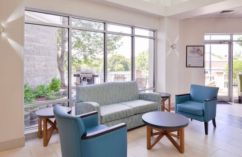 Mooresville Hotel | Holiday Inn Express Hotel & Suites Mooresville - Lake Norman, an IHG Hotel