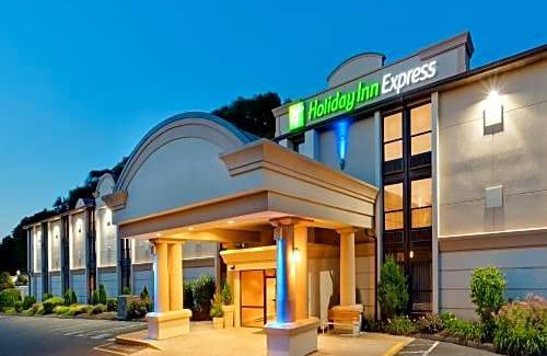 Southington Hotel | Holiday Inn Express Southington, an IHG Hotel