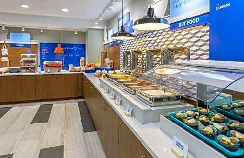 Southington Hotel | Holiday Inn Express Southington, an IHG Hotel