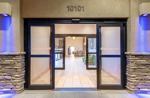 Wheat Ridge Hotel | Holiday Inn Express & Suites Wheat Ridge-Denver West, an IHG Hotel