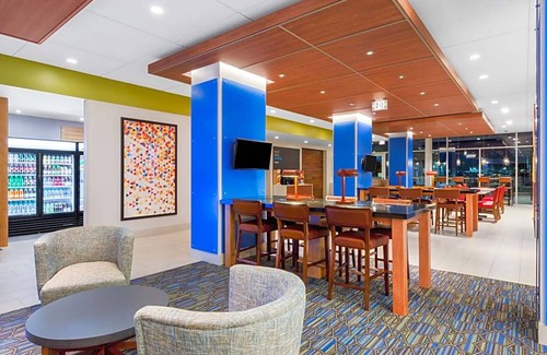Brownstown Hotel | Holiday Inn Express and Suites Union Gap- Yakima Area, an IHG Hotel