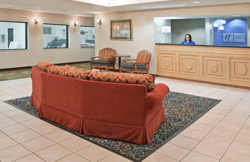 Alliance Hotel | Holiday Inn Express & Suites Alliance, an IHG Hotel