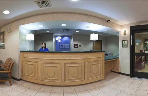 Alliance Hotel | Holiday Inn Express & Suites Alliance, an IHG Hotel
