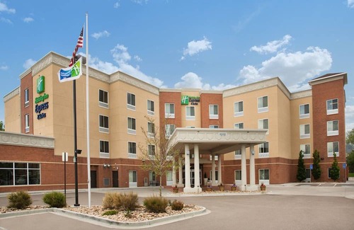 Thornton Hotel | Holiday Inn Express Hotel & Suites Denver North - Thornton, an IHG Hotel