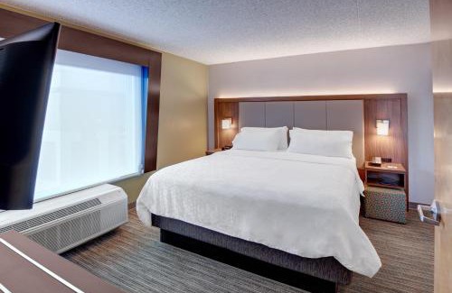 West Long Branch Hotel | Holiday Inn Express & Suites West Long Branch - Eatontown by IHG