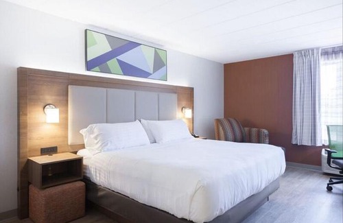 Charlottetown Hotel | Holiday Inn Express Hotel & Suites Charlottetown