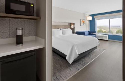 Waynesboro Hotel | Holiday Inn Express And Suites Waynesboro East