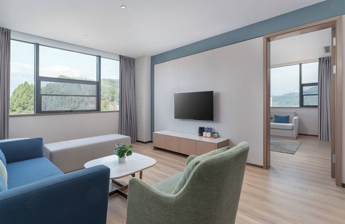 Bazhong Hotel | Holiday Inn Express Bazhong Center by IHG