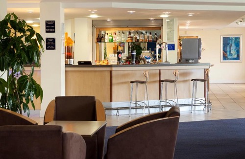 Rhoose Hotel | Holiday Inn Express Cardiff Airport, an IHG Hotel