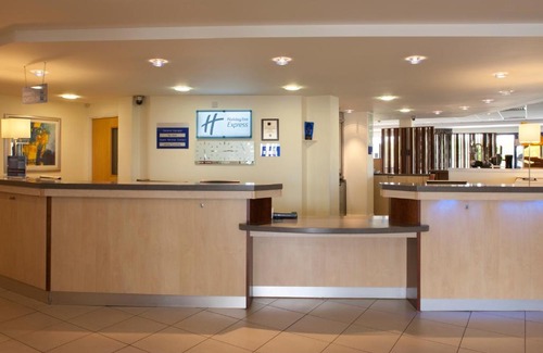 Rhoose Hotel | Holiday Inn Express Cardiff Airport, an IHG Hotel