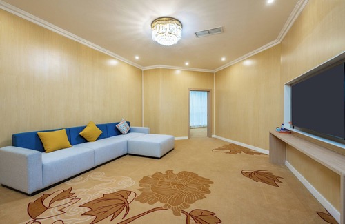 Chenghua Hotel | Holiday Inn Express Chengdu Tianfu Square by IHG