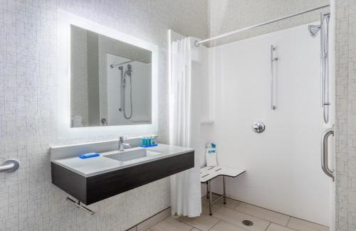 Columbus Hotel | Holiday Inn Express Columbus - Ohio Expo Center by IHG