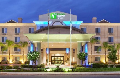 Raisin Hotel | Holiday Inn Express Fresno River Park Highway 41