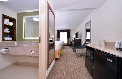 Mooresville Hotel | Holiday Inn Express Hotel & Suites Mooresville - Lake Norman, an Ihg Hotel