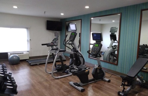 Northeast Heights Hotel | Holiday Inn Express Hotel & Suites Albuquerque Midtown by IHG