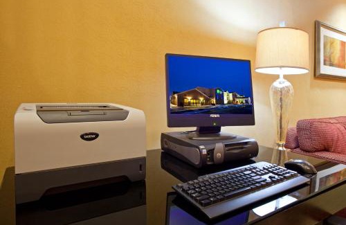 Streetsboro Hotel | Holiday Inn Express Hotel & Suites Cleveland-Streetsboro by IHG
