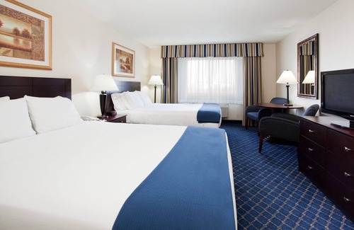 Torrington Hotel | Holiday Inn Express Hotel & Suites Torrington by IHG