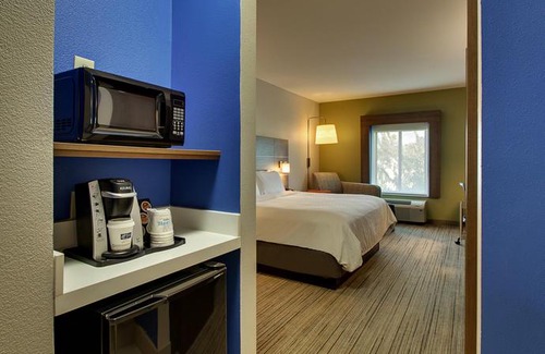 Clarkdale Hotel | Holiday Inn Express Hotel & Suites Austell Powder Springs