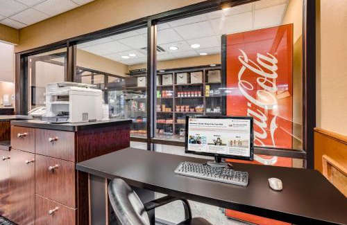 Canton Hotel | Holiday Inn Express Hotel & Suites Canton by IHG