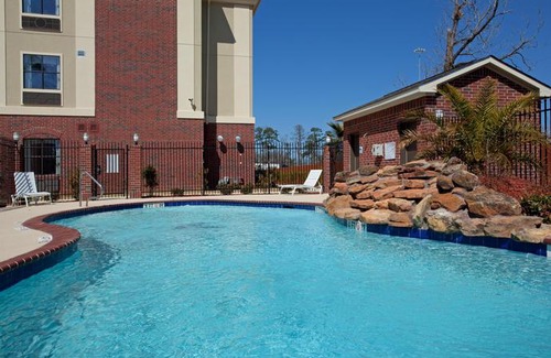 Vidor Hotel | Holiday Inn Express Hotel & Suites Vidor South