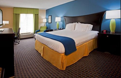 Largo Hotel | Holiday Inn Express Hotel & Suites Largo-Clearwater by IHG