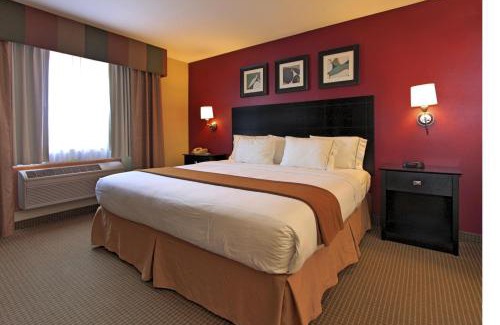 Defiance Hotel | Holiday Inn Express Hotel & Suites Defiance by IHG