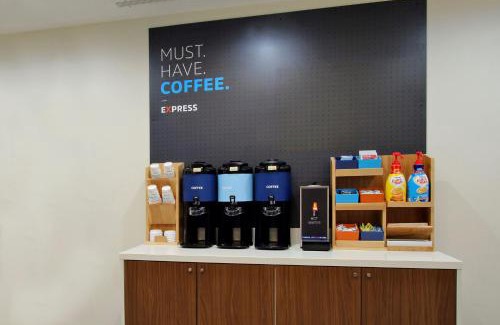 Defiance Hotel | Holiday Inn Express Hotel & Suites Defiance by IHG