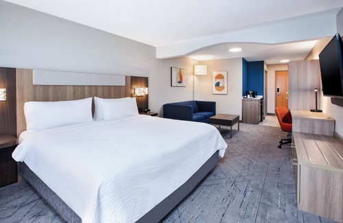 Defiance Hotel | Holiday Inn Express Hotel & Suites Defiance by IHG