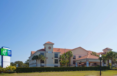 Downtown Dunedin Hotel | Holiday Inn Express Hotel & Suites Clearwater North-Dunedin, an Ihg Hotel