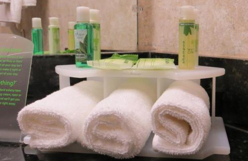Fairfield Hotel | Holiday Inn Express Hotel and Suites Fairfield-North by IHG