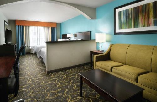 Grapevine Hotel | Holiday Inn Express Hotel and Suites DFW-Grapevine by IHG