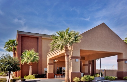 Sunrise Manor Hotel | Holiday Inn Express Las Vegas-Nellis, an Ihg Hotel