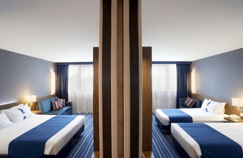 Carnaxide Hotel | Holiday Inn Express Lisbon - Alfragide by IHG