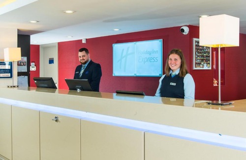 Willen Hotel | Holiday Inn Express Milton Keynes by IHG