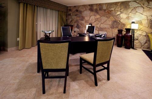 Marble Falls Hotel | Holiday Inn Express Marble Falls by IHG