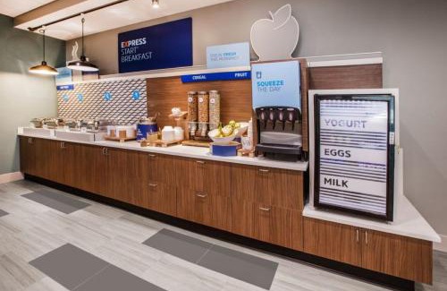 Plymouth Hotel | Holiday Inn Express - Minneapolis West - Plymouth by IHG