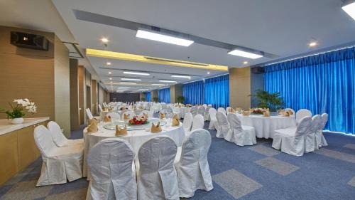 Panjin Hotel | Holiday Inn Express Panjin Downtown by IHG