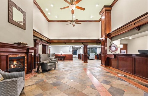 Gladstone Hotel | Holiday Inn Express Portland SE - Clackamas Area