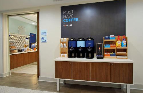 Salem Hotel | Holiday Inn Express Salem by IHG