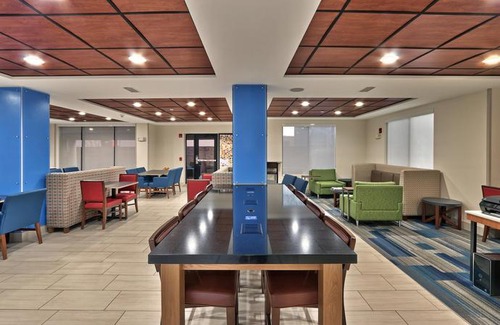 Polvadera Hotel | Holiday Inn Express Socorro