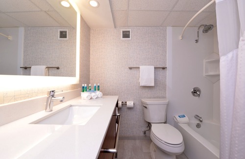 Springfield Hotel | Holiday Inn Express Springfield by IHG