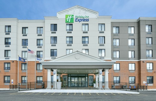 Travis - Chelsea Hotel | Holiday Inn Express Staten Island West, an Ihg Hotel
